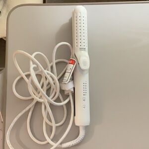 White Bondi Boost Airburst Styler 2-1 curling iron and flat iron